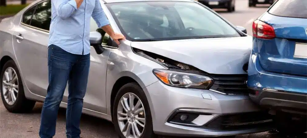 lyft car accident image